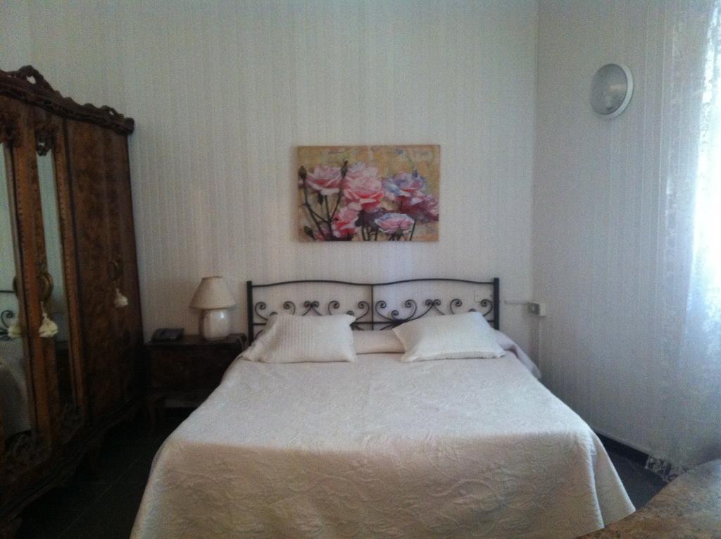Hotel Pensione Moderna Бонассола Номер фото